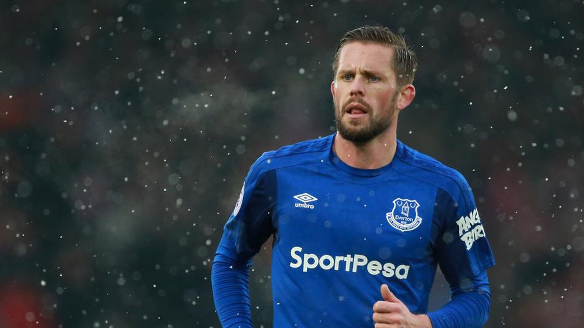 冠军球队更衣室文化对外公开,展现团队凝聚力,更衣室落场球衣